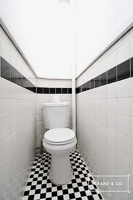 Rented by Grand & Co. | media 17