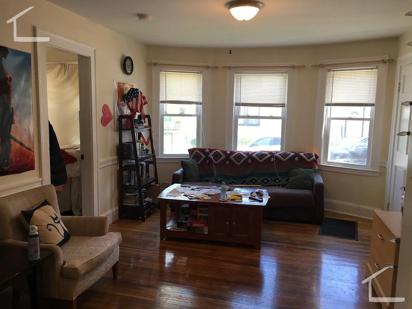 Large 3 bed with parking — Photo 3