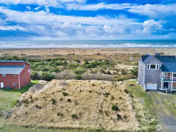 132 Dunes Lane, Ocean Shores, WA 98569