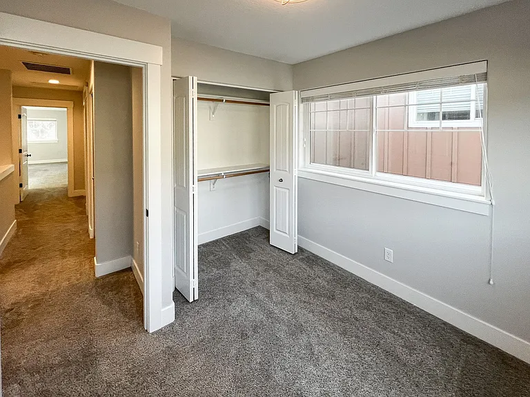 5727-5729 Honey Bee St S — Photo 18