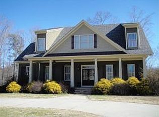 185 Highland Park Dr, Sharpsburg, GA 30277