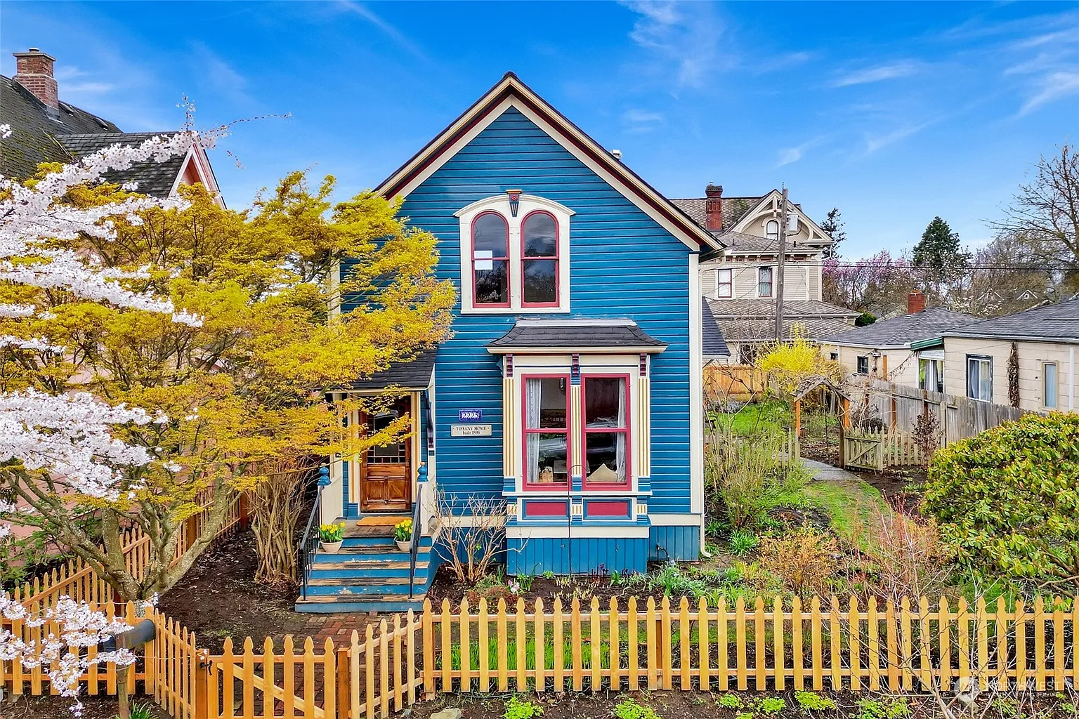2225 Victor Street photo 1