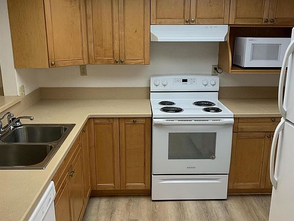 3rd image of 3755 S Hopkins Ave Unit 3