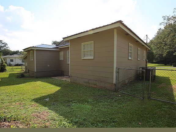 4th image of 107 Beta St