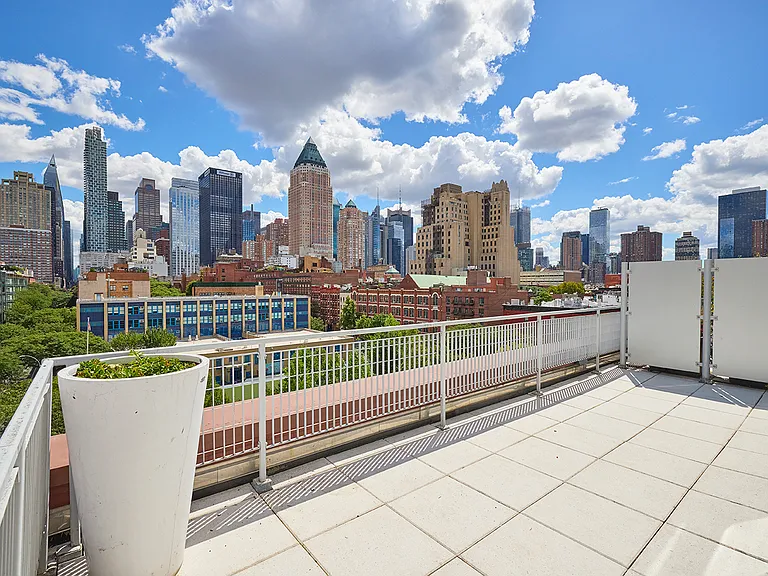 500 W 53rd St #6A — Photo 15