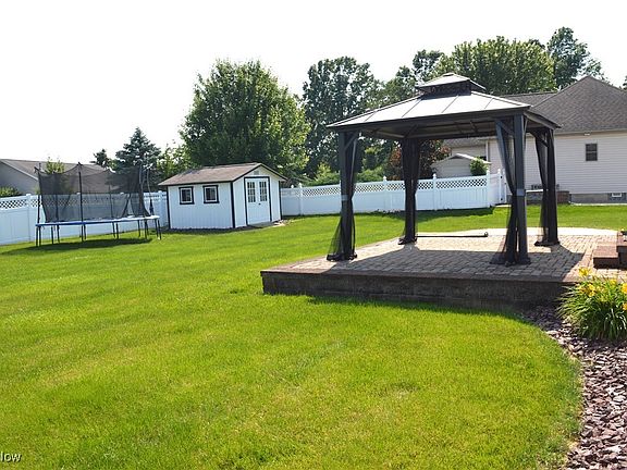 3rd image of 95 Willowbend Dr
