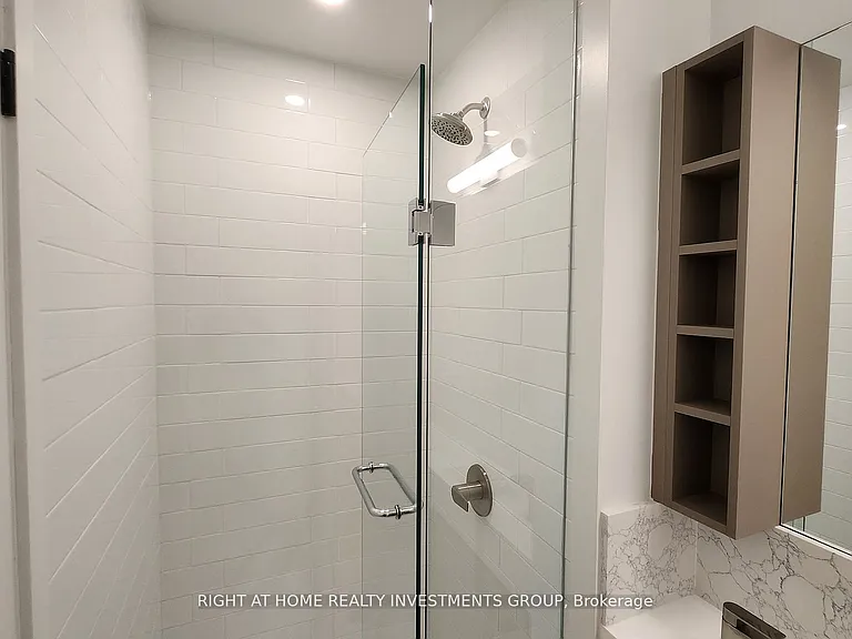 319 Jarvis St #LPH02 — Photo 24
