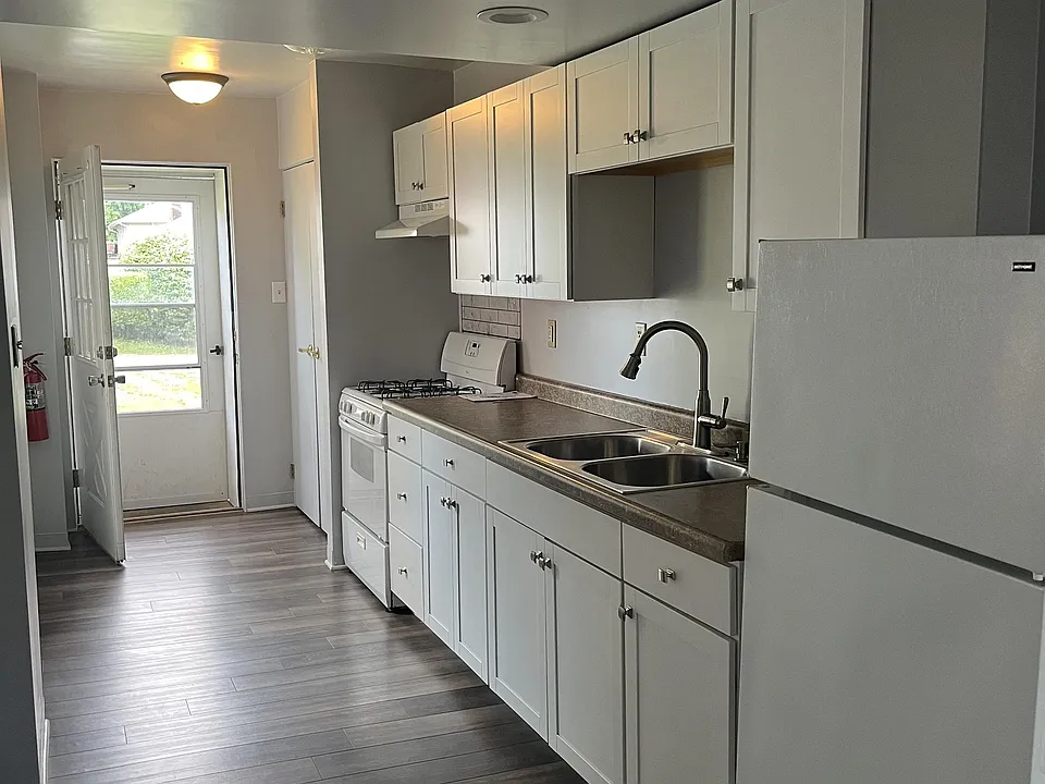 8 - 26 E. 1st Avenue - 16