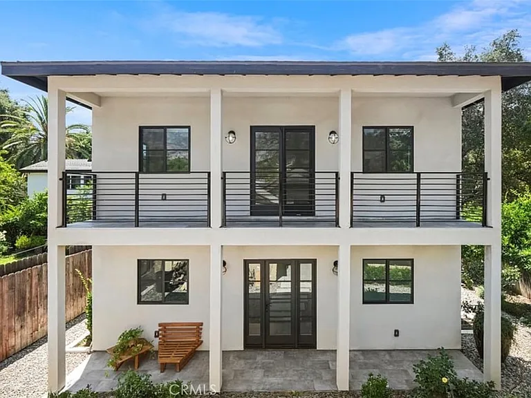 720 W Altadena Dr #1/2 — Photo 1