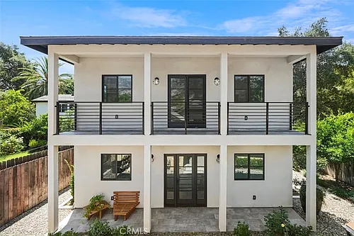 720 W Altadena Dr Photo 1