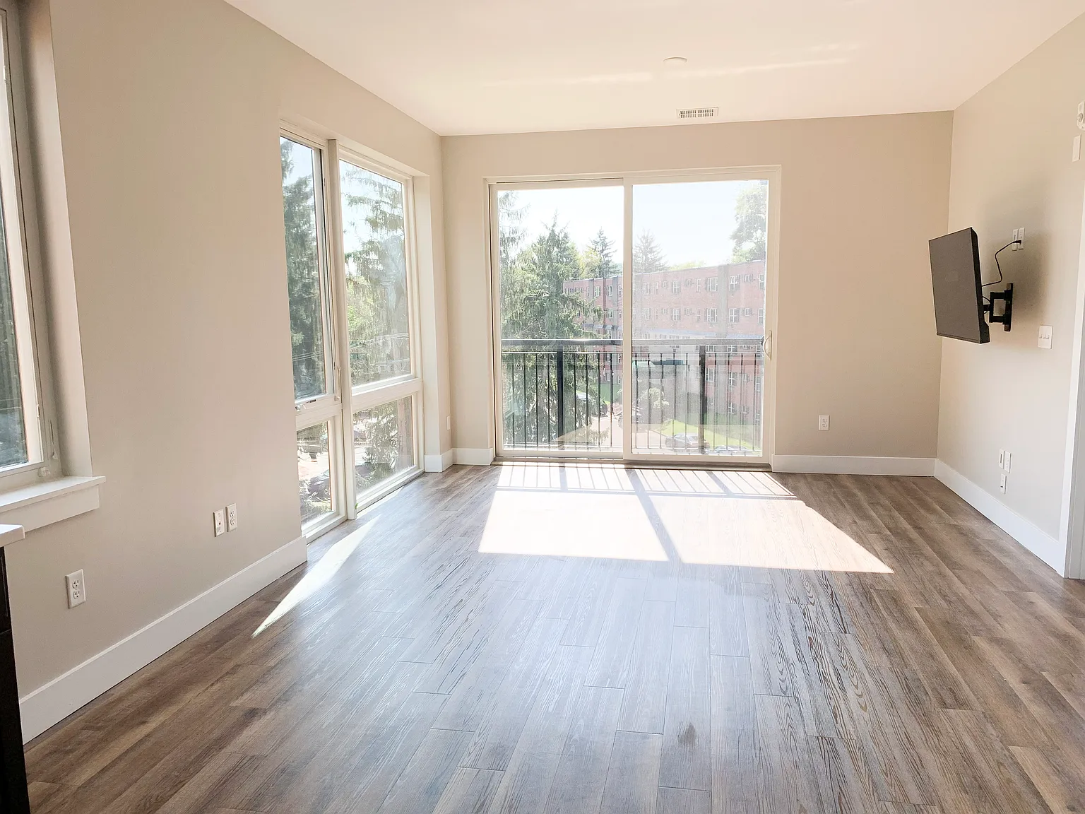 McKnight Flats — Photo 2