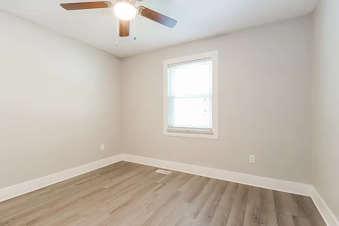 140 Mason Ave — Photo 12