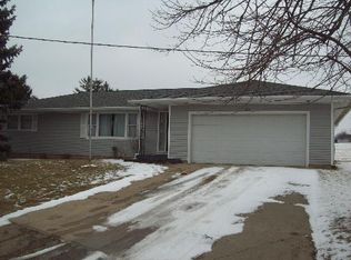 106 Pleasant Ct, Walnut, IL 61376