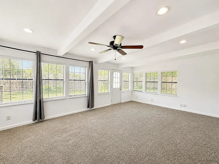 2107 Saratoga Dr — Photo 8