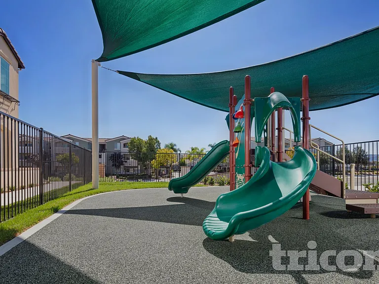 24680 Saber Ct — Photo 17