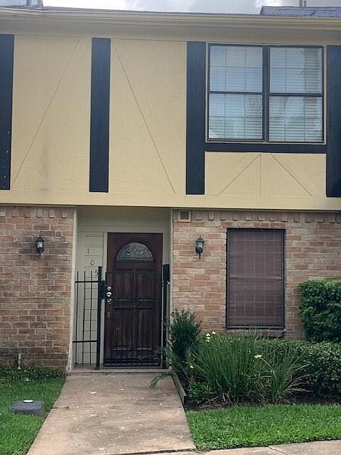 1st image of 1051 Willow Oaks Cir