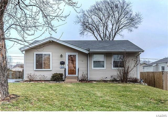 1st image of 12106 Parkwood Pl