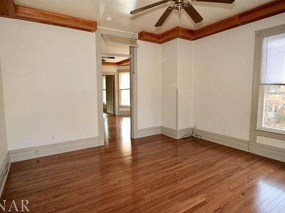 4th image of 501 E Grove St APT 4