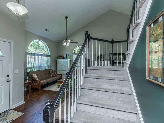 4th image of 107 Candleberry Cir