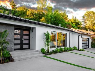 16837 Shileno Pl, Encino, CA 91436