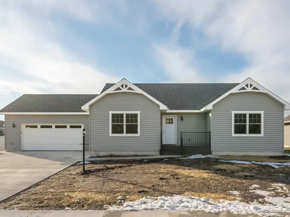 410 Ash St, Pierceton, IN 46562