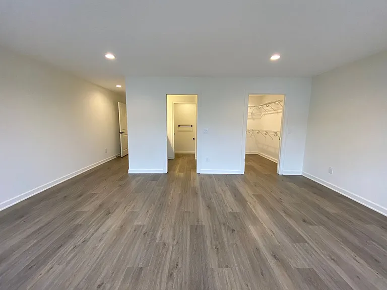 2450 Cedarwood Ln — Photo 7
