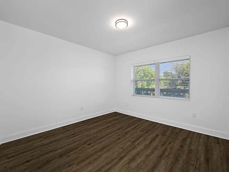 KC Flats Apartments — Photo 79
