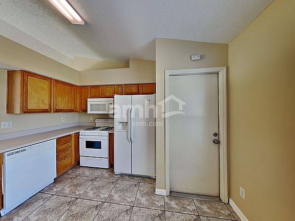 4th image of 12001 Goldenstar Ln