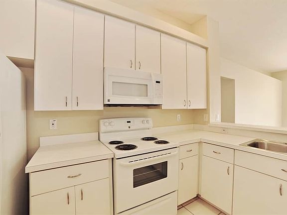 5th image of 445 Country Vineyard Dr