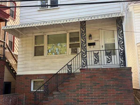 1548 Tioga St, Coal Township, PA 17866