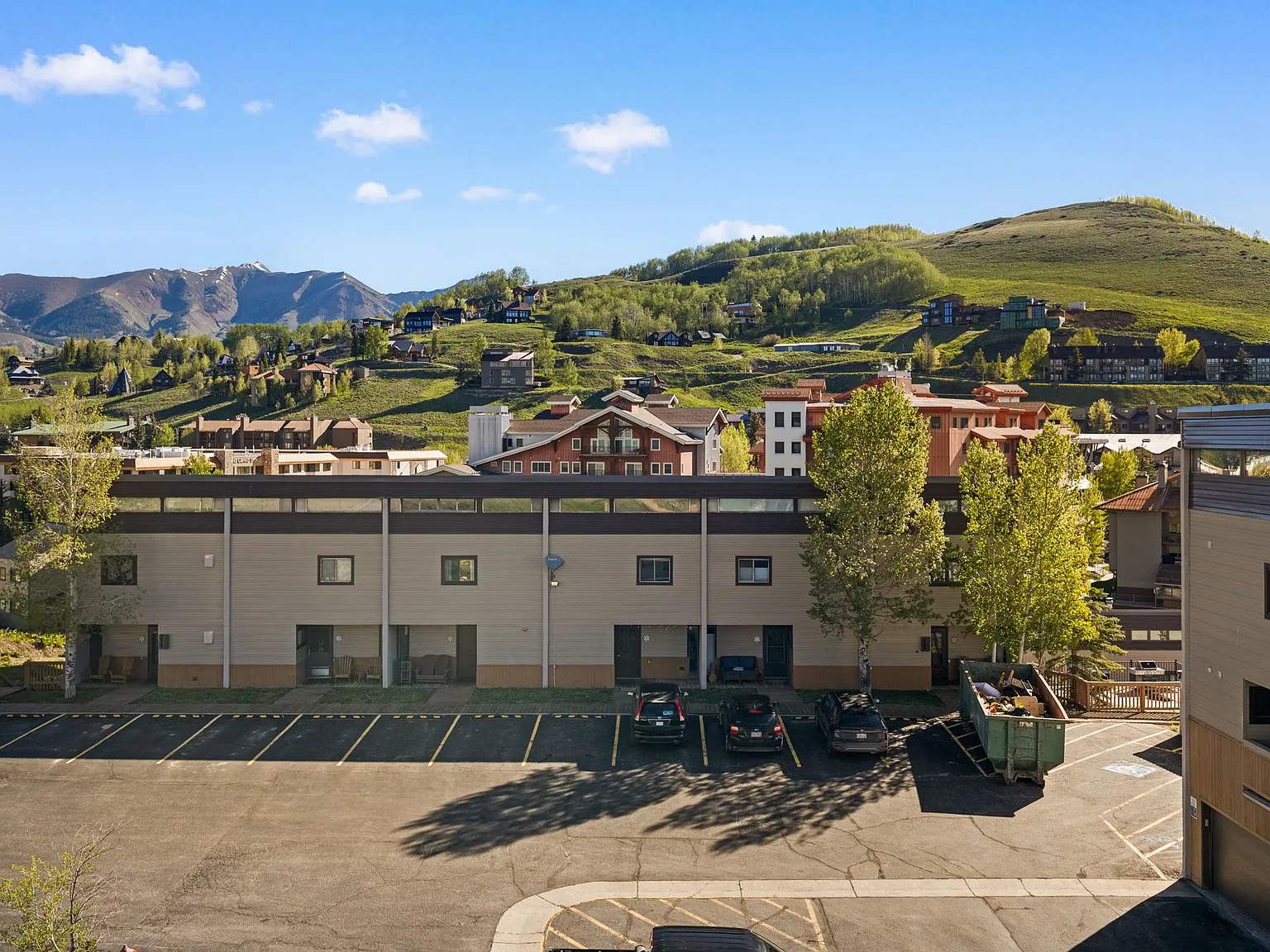 2 bed, 990 sqft, $3,300 — Photo 3