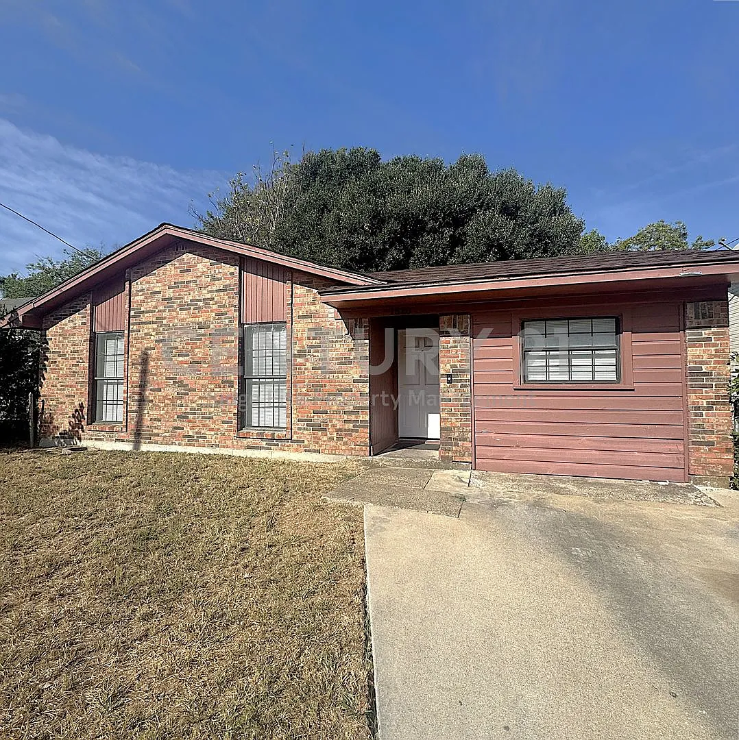 Nice 3/1 in Terrell For Rent! — Photo 1