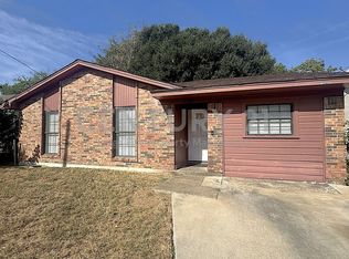 1320 S Rockwall Ave, Terrell, TX 75160