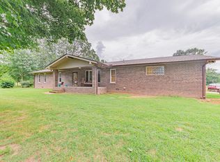 292 Laynes Cove Rd, Pelham, TN 37366