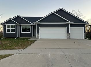 106 Braeburn Cir, Norwalk, IA 50211