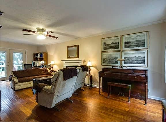 3rd image of 235 Riverbend Dr