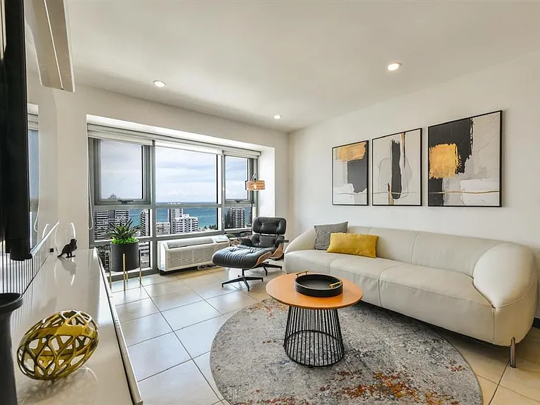 103 Avenue De Diego #1802 — Photo 3