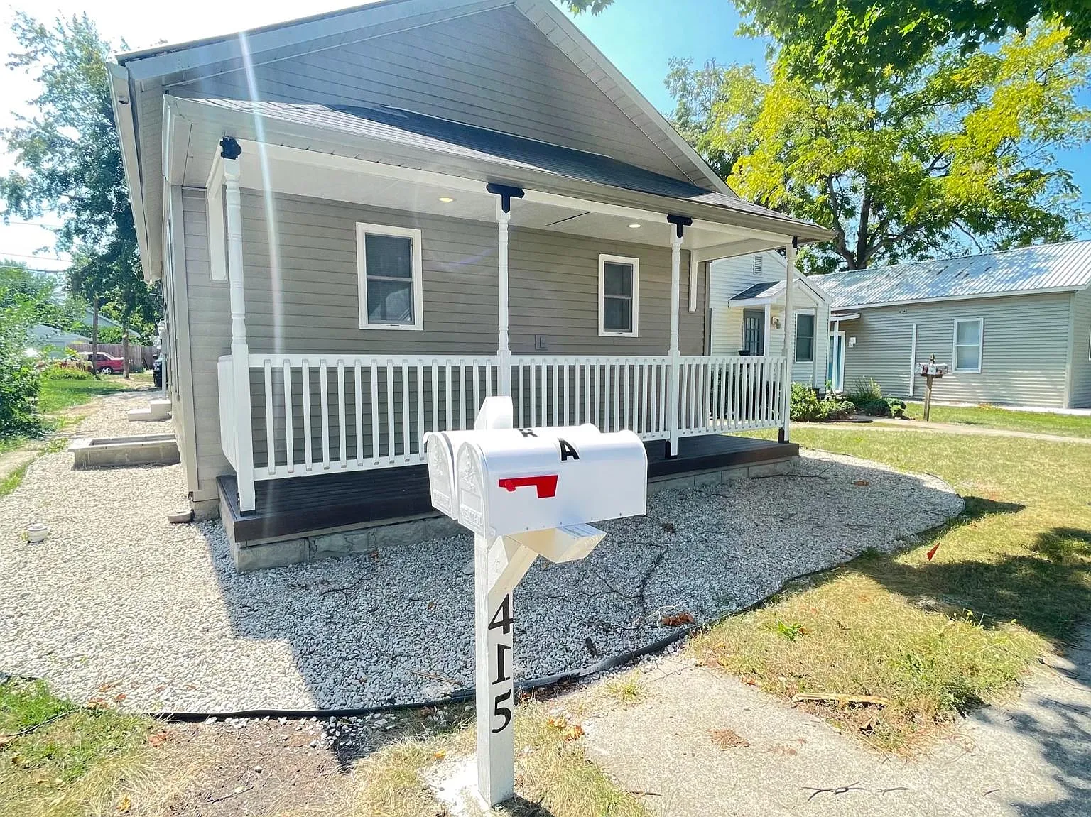415 Perry St — Photo 1