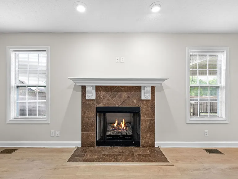 1282 Eagles View Dr — Photo 10