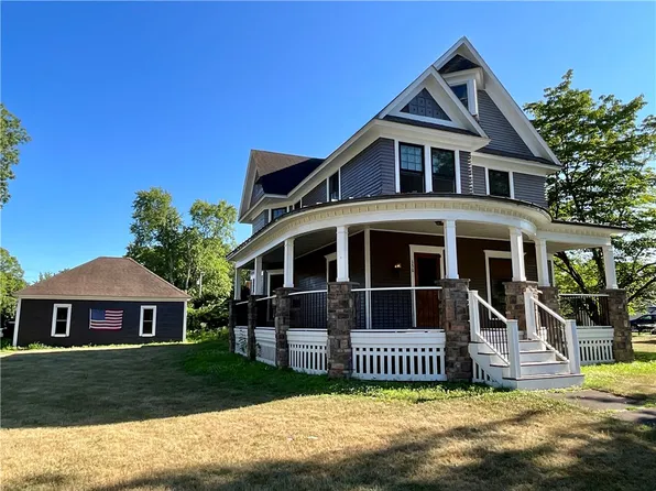 150 Maple Ave, Lyndonville, NY 14098