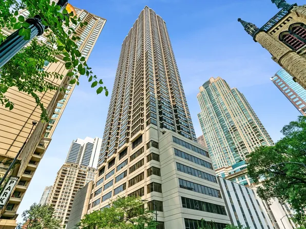 30 E Huron St APT 2108, Chicago, IL 60611