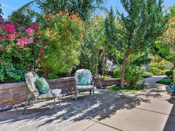 9845 Brierton Ct, Elk Grove, CA 95757