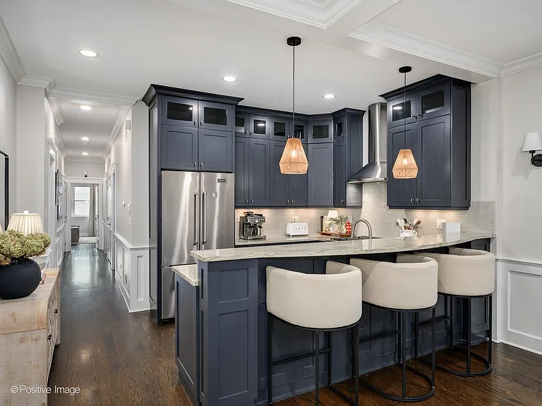 450 N Sangamon St #2 — Photo 3