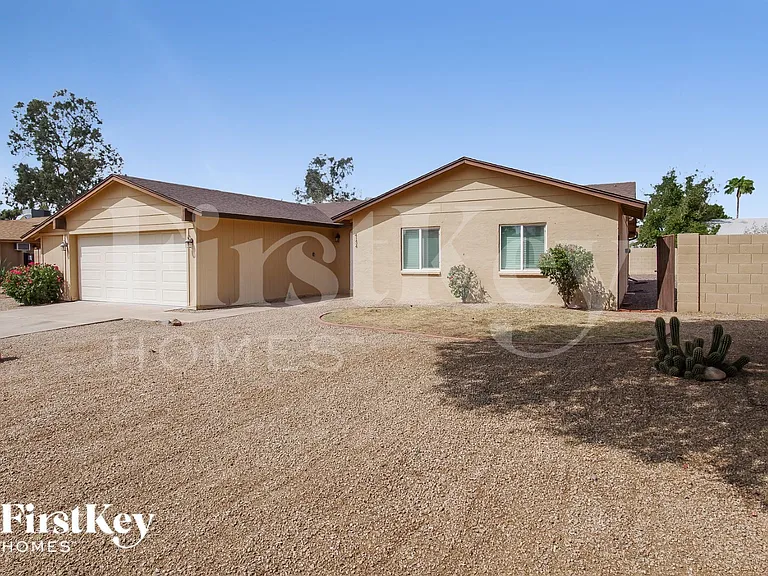 4134 E Campo Bello Dr — Photo 2