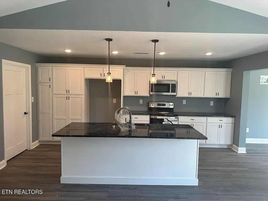3 bed, 1500 sqft, $2,750 — Photo 3
