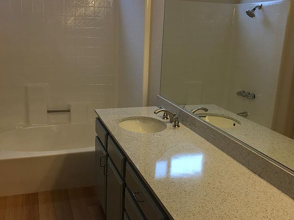 4th image of 14024 Barrymore St