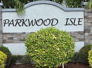 10070 SW 15th Pl, Davie, FL 33324