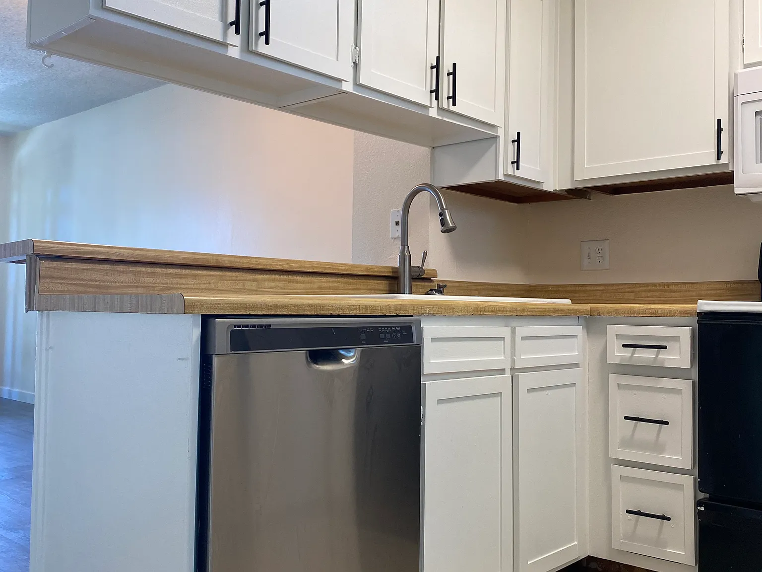 2 bed, 870 sqft, $1,900 — Photo 4