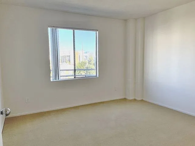 Midvale Towers — Photo 230