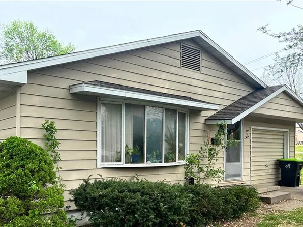 903 S Cedar St, El Dorado Springs, MO 64744
